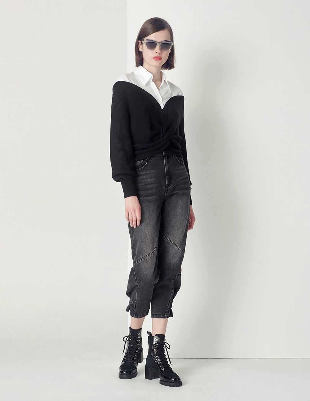 Maryling Black Tapered Feet Cropped Jeans